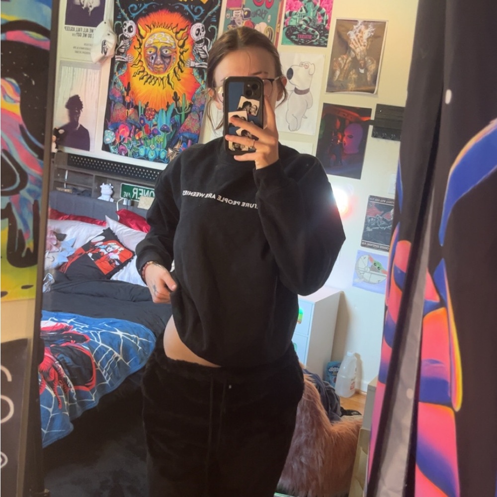 Baylen Levine Black sweatshirt